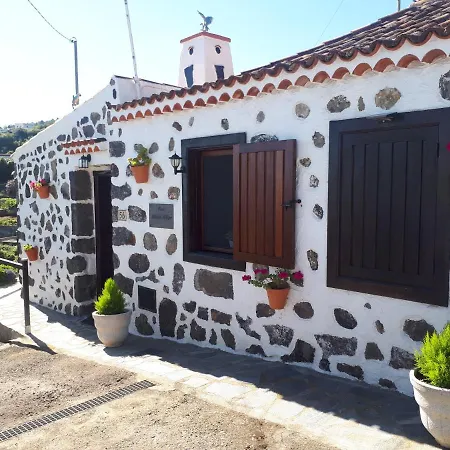 Casa Rural Abuelo Felipe Holiday home *